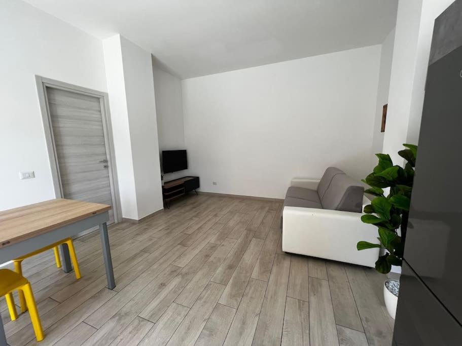 Casa vacanze Cozy House With Garden In Centocelle Metro C Roma